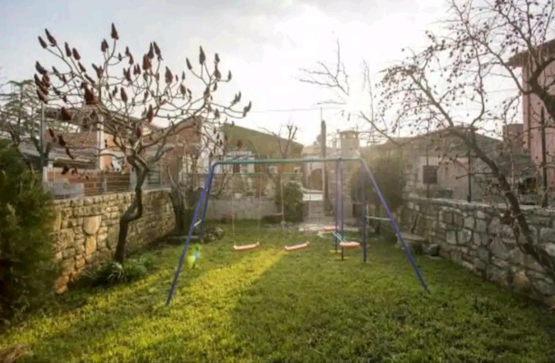 Appartamento Kuca Za Odmor Lucy Pola Esterno foto